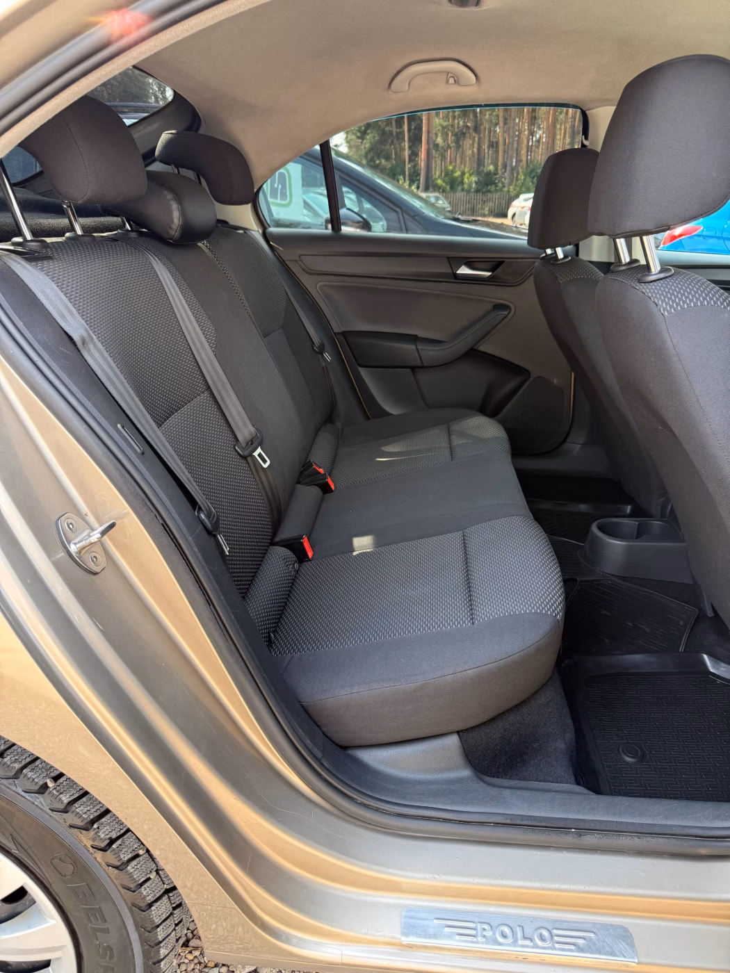 Volkswagen Polo Sedan фото 12