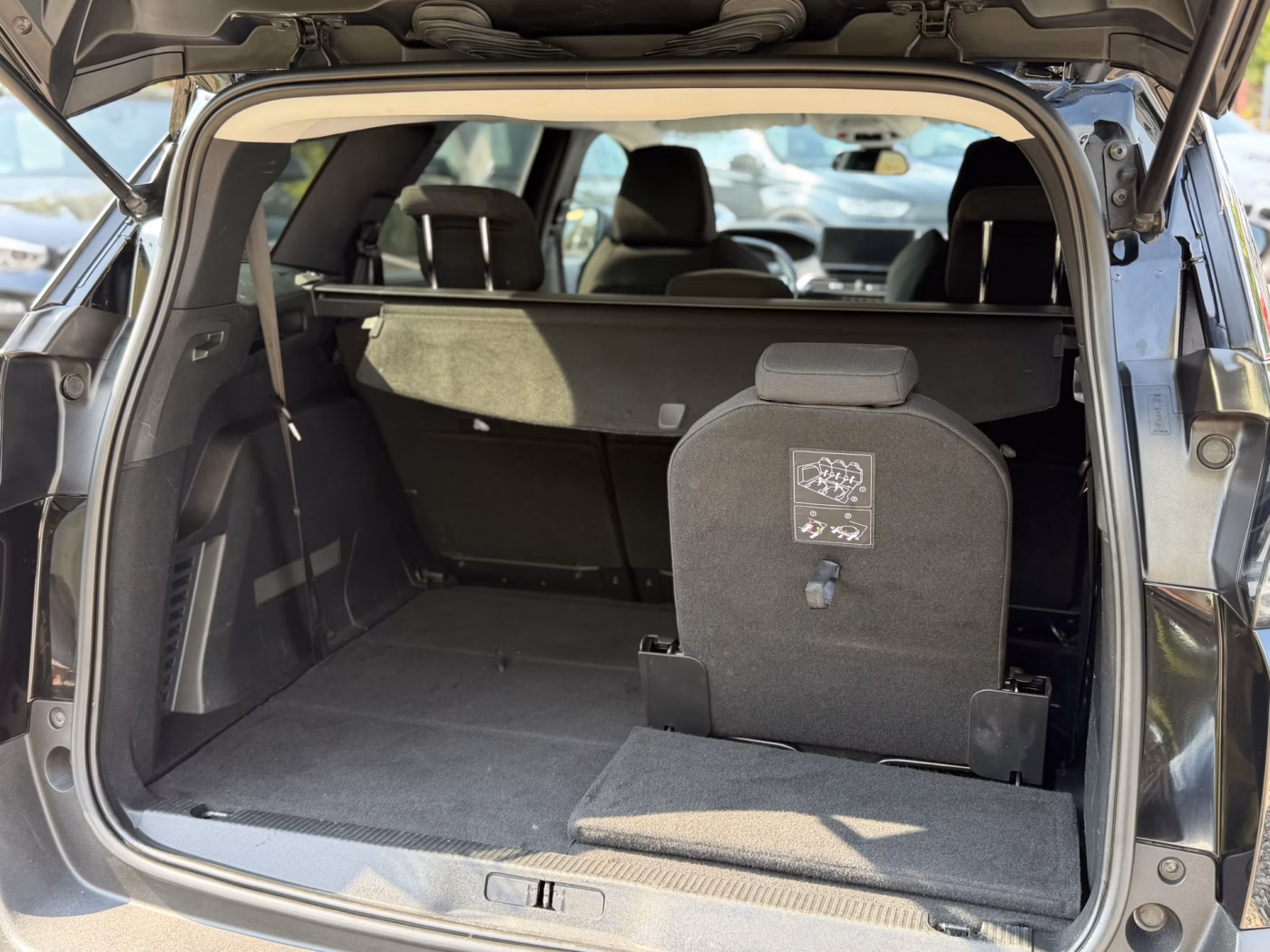 Peugeot 5008 фото 10