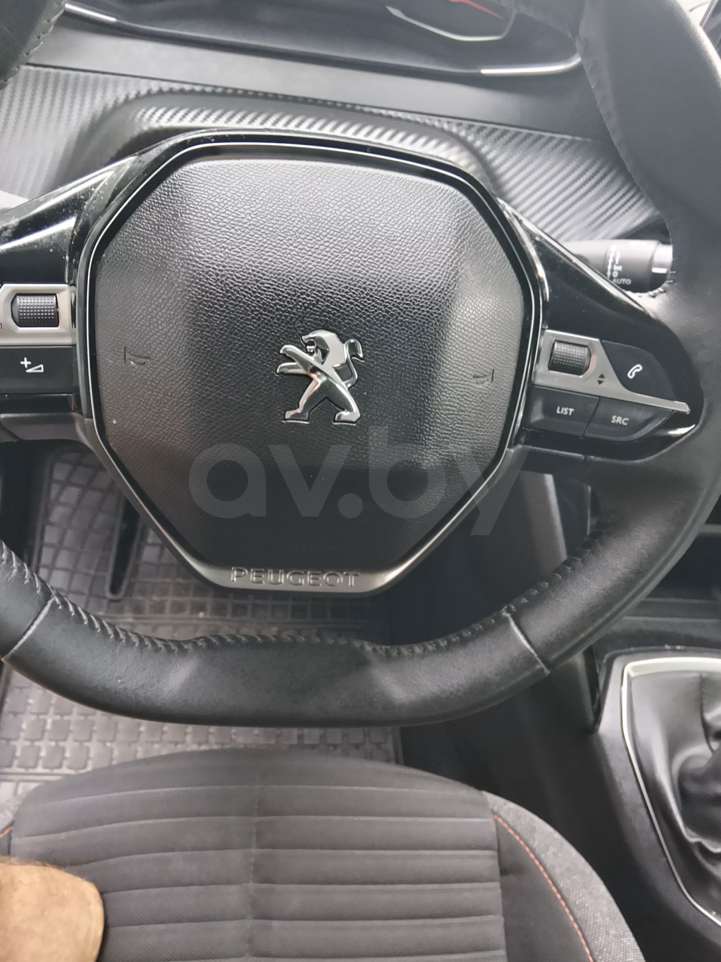 Peugeot 2008 фото 13