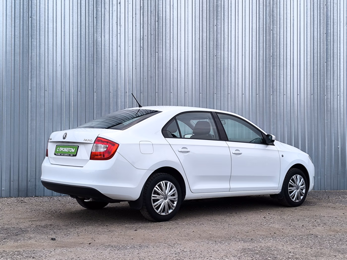 Skoda Rapid фото 2