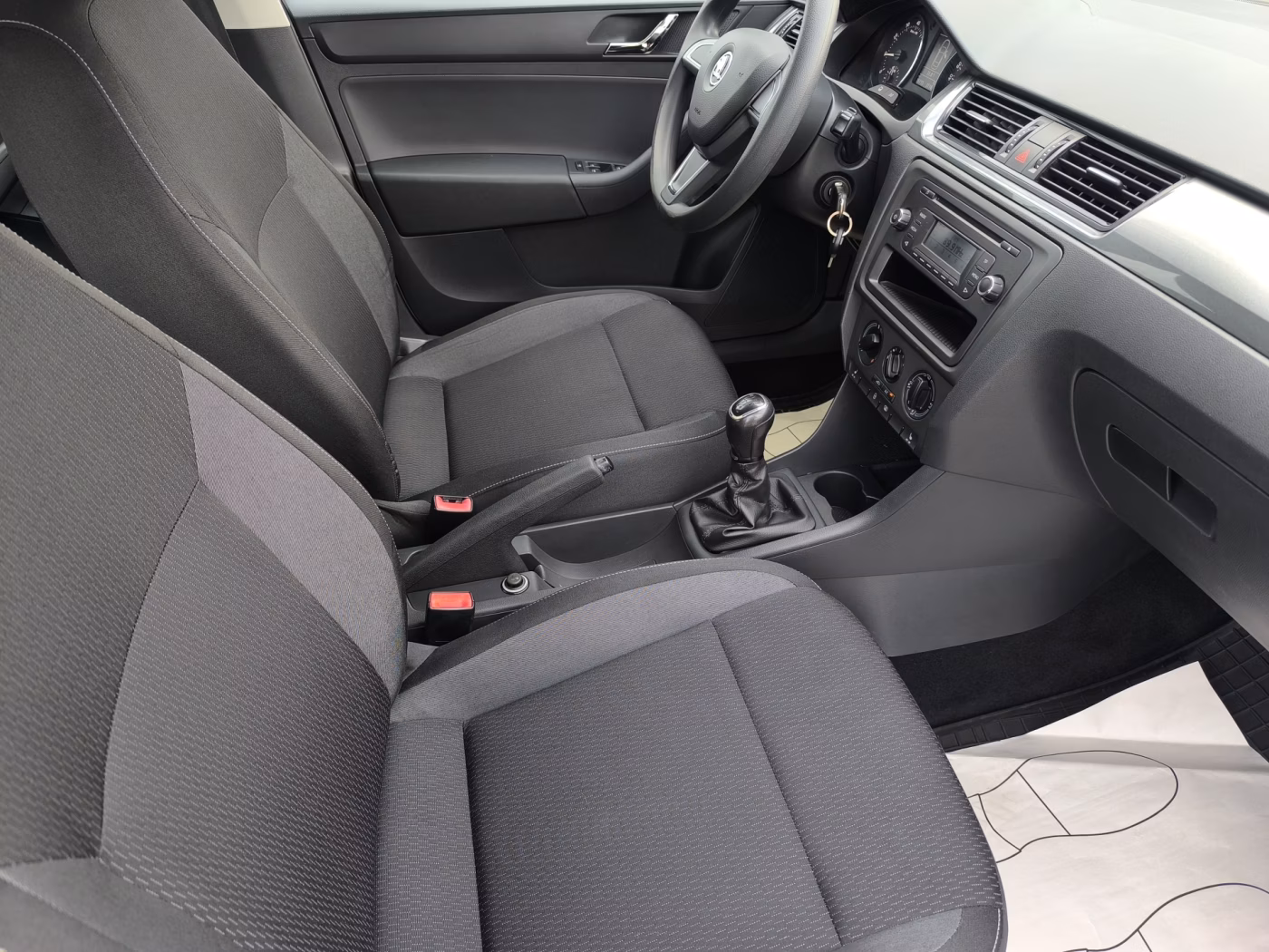 Skoda Rapid фото 14