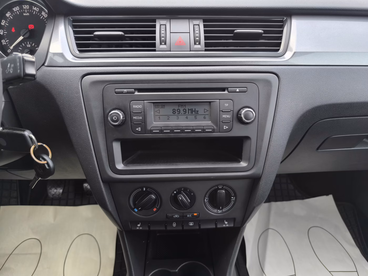 Skoda Rapid фото 19