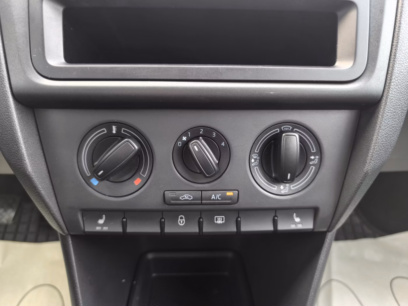 Skoda Rapid фото 21