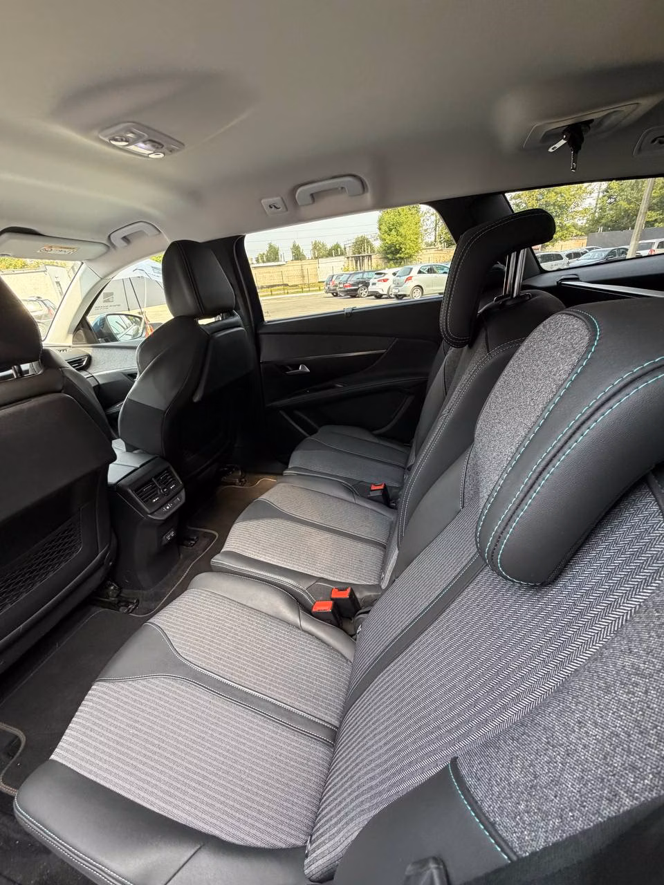 Peugeot 5008 фото 14