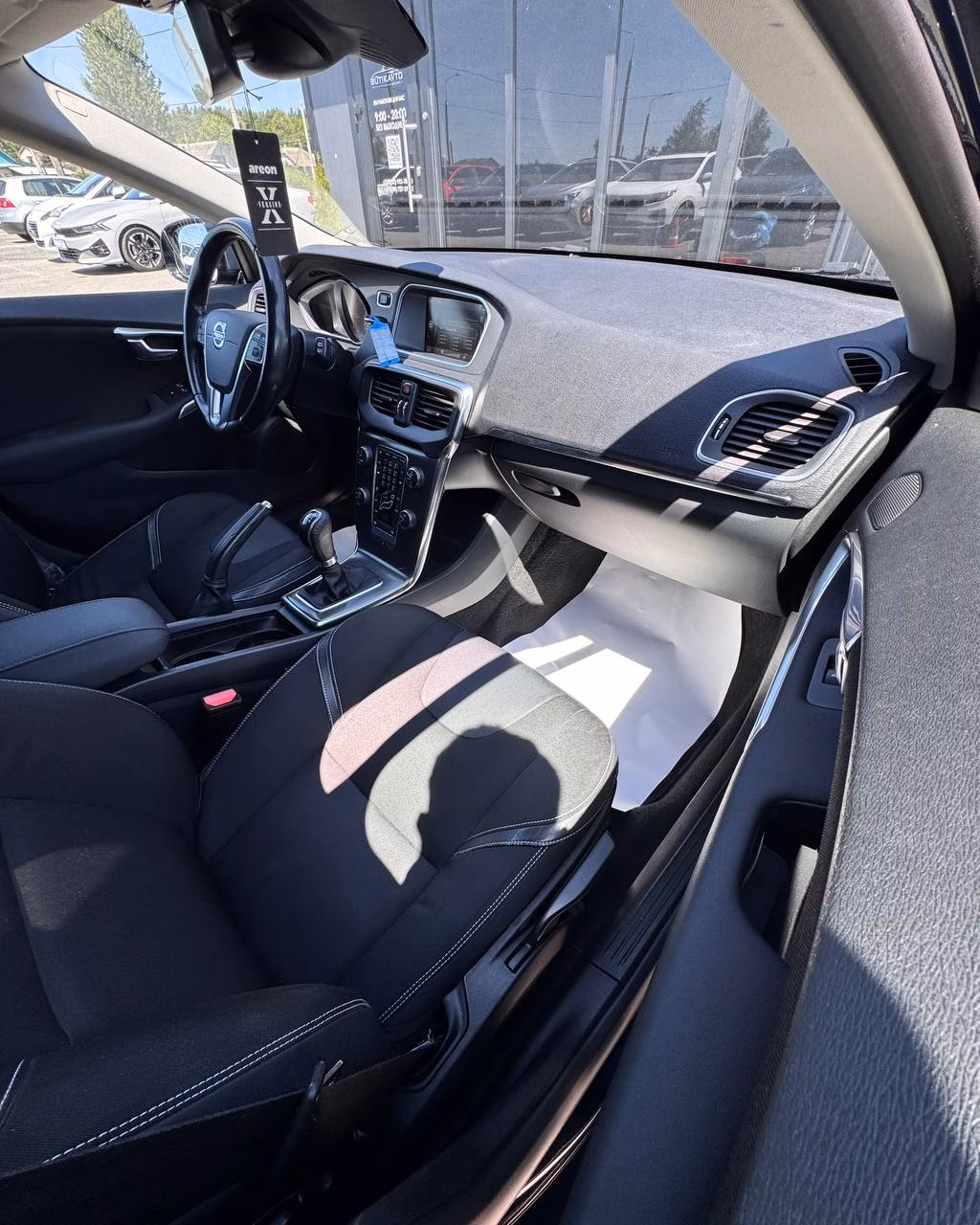 Volvo V40 фото 14