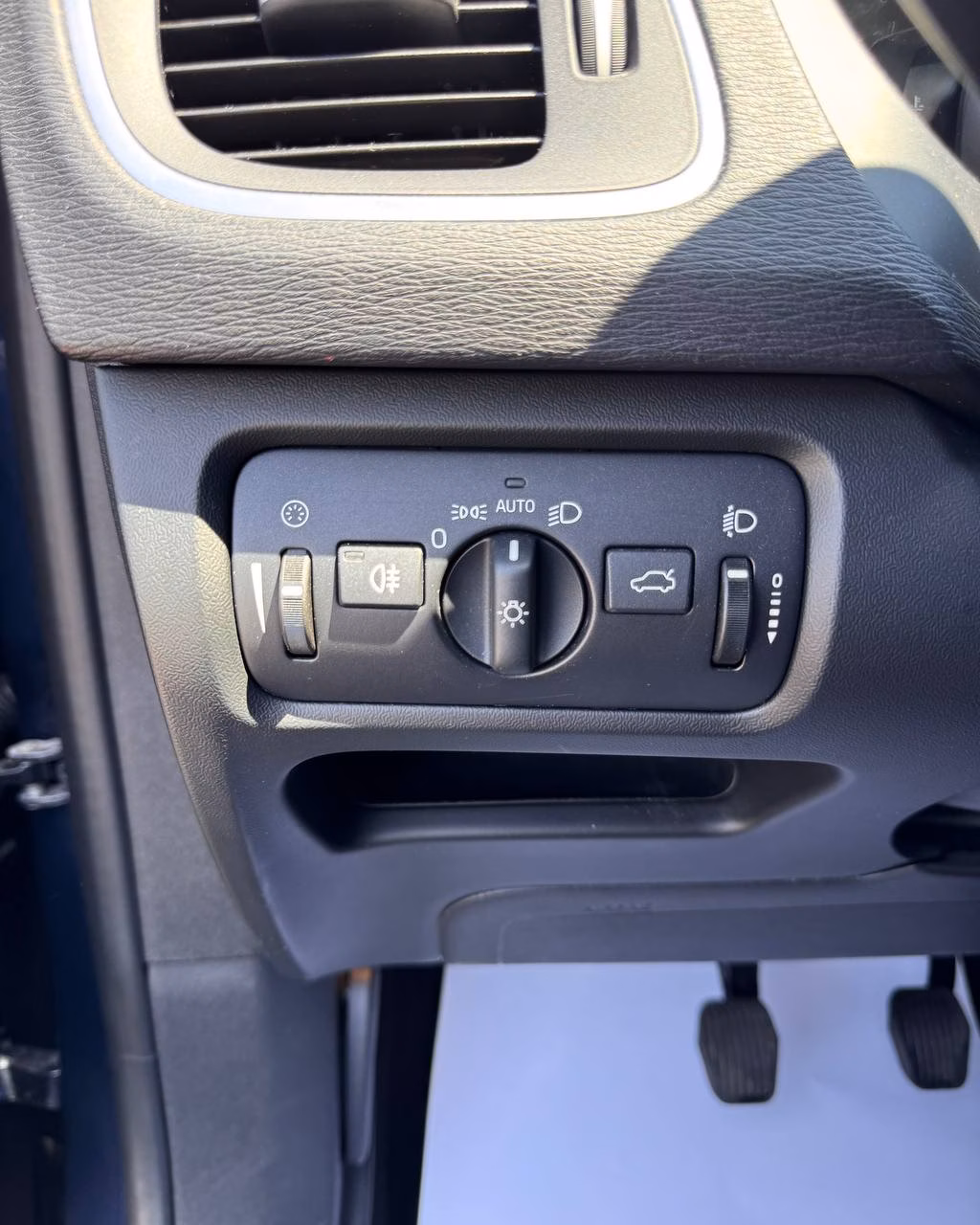 Volvo V40 фото 19