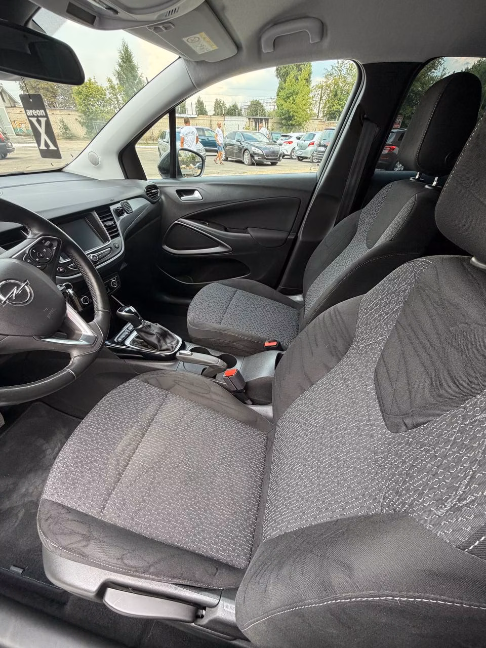 Opel Crossland X фото 9