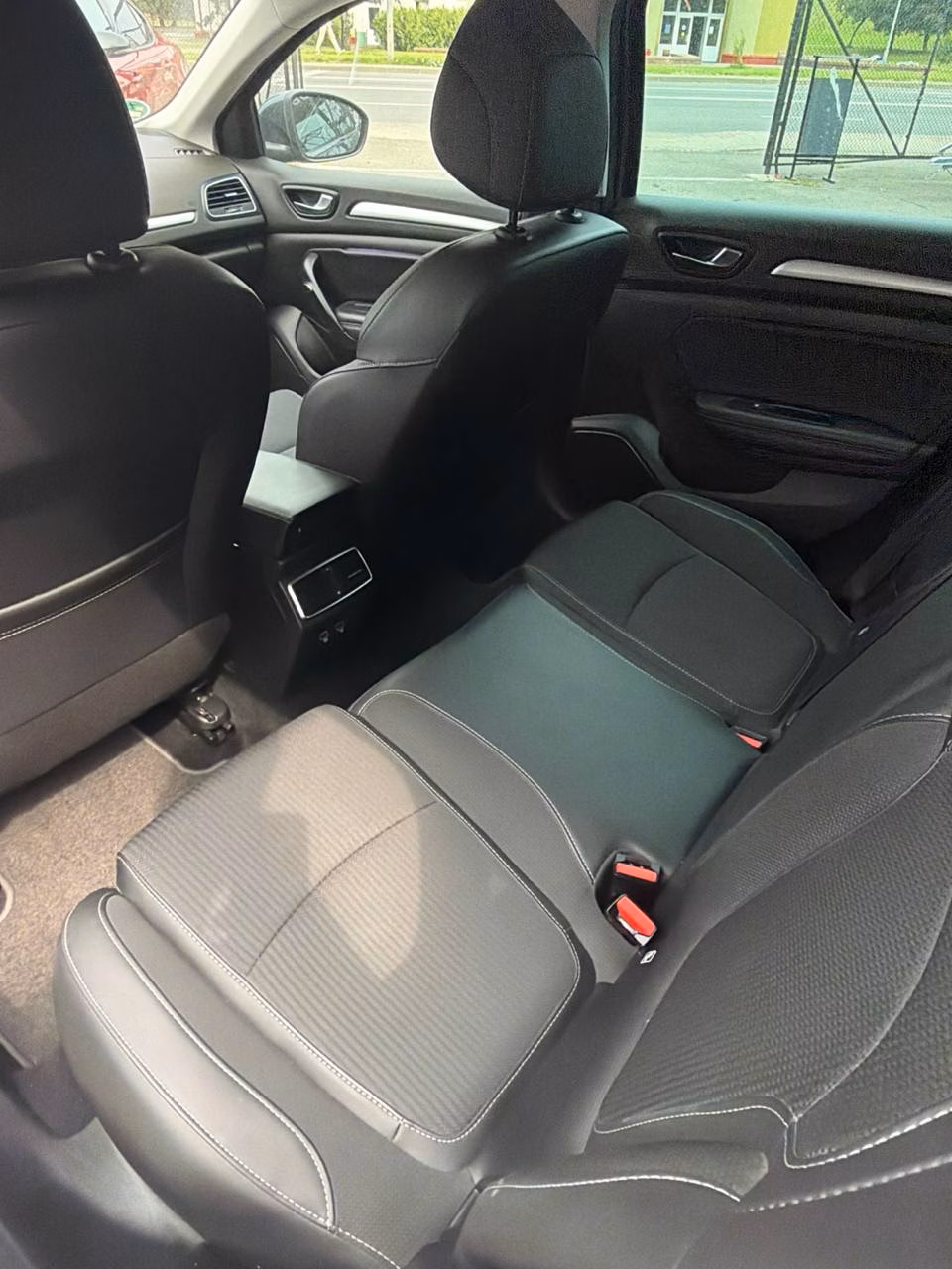 Renault Megane фото 11
