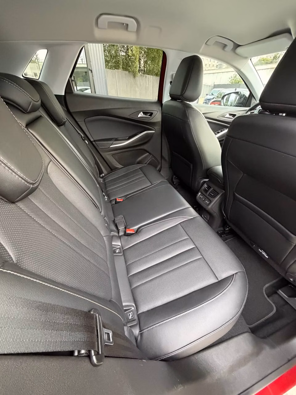 Opel Grandland X фото 12