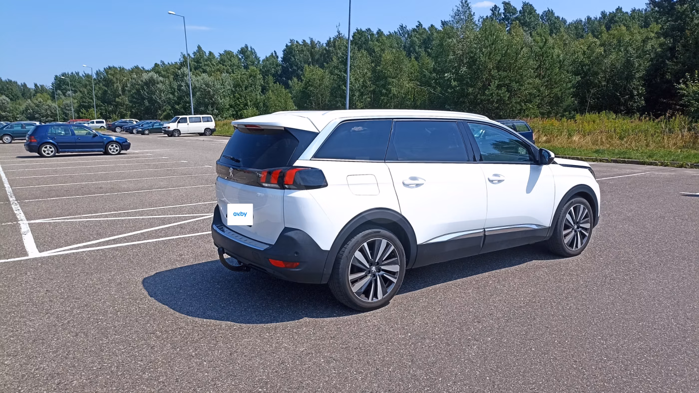 Peugeot 5008 фото 10
