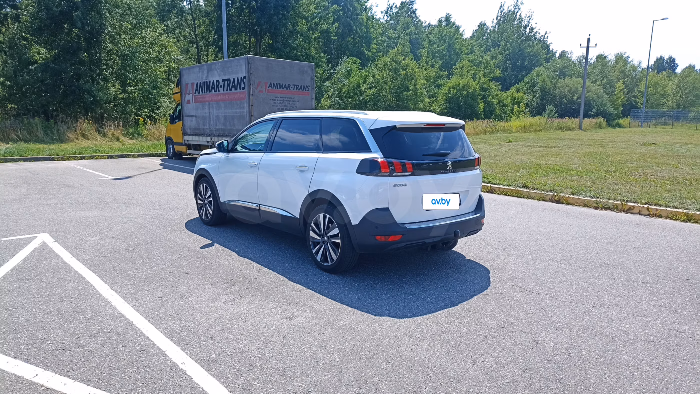 Peugeot 5008 фото 11