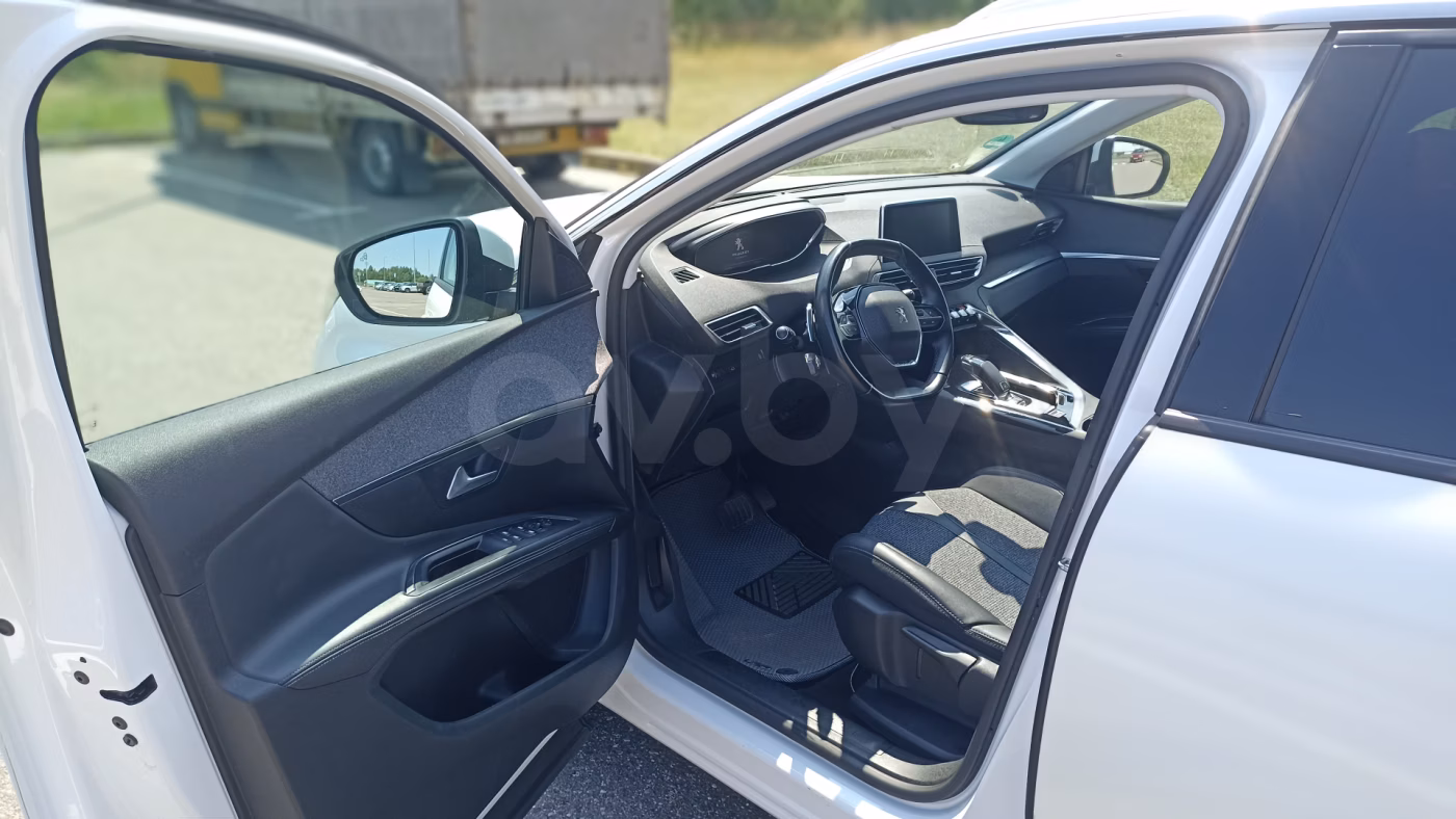 Peugeot 5008 фото 6
