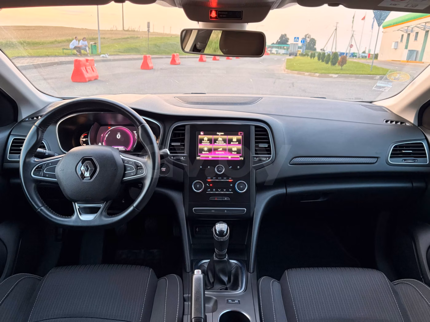 Renault Megane фото 12