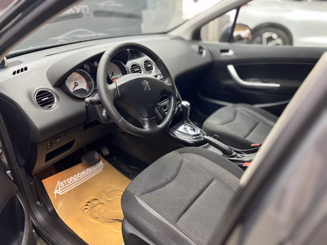 Peugeot 408 фото 7
