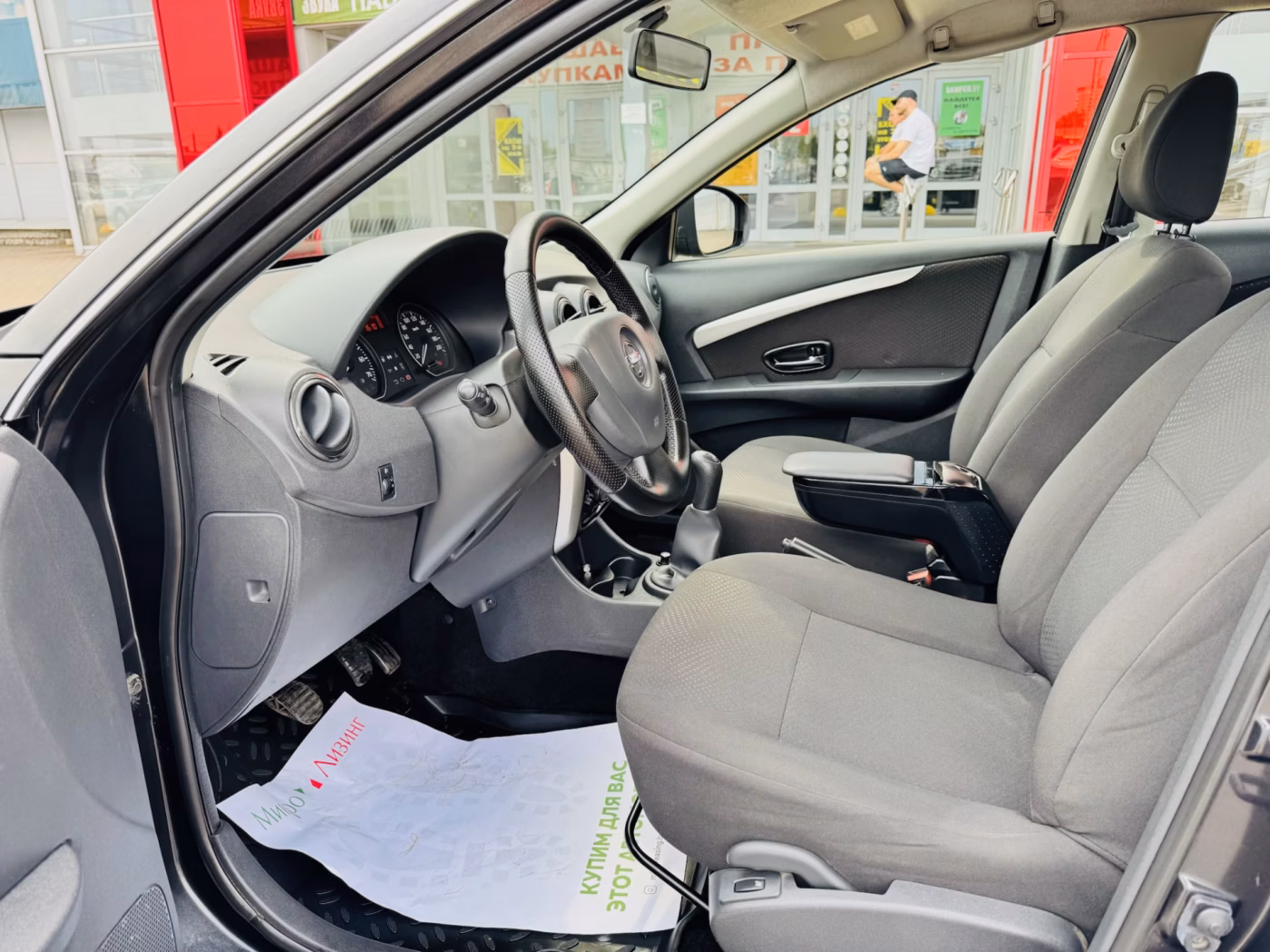 Nissan Almera фото 5