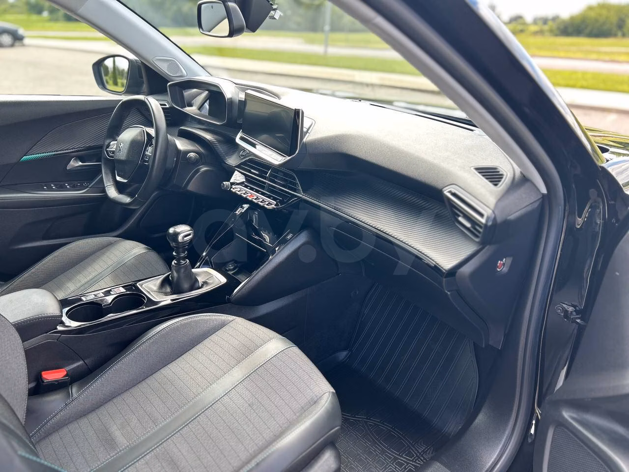 Peugeot 2008 фото 12