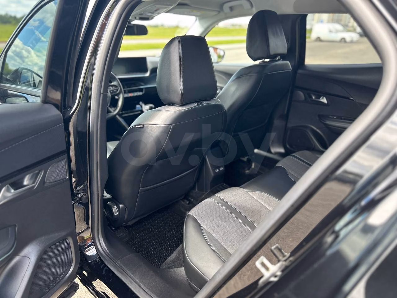 Peugeot 2008 фото 10