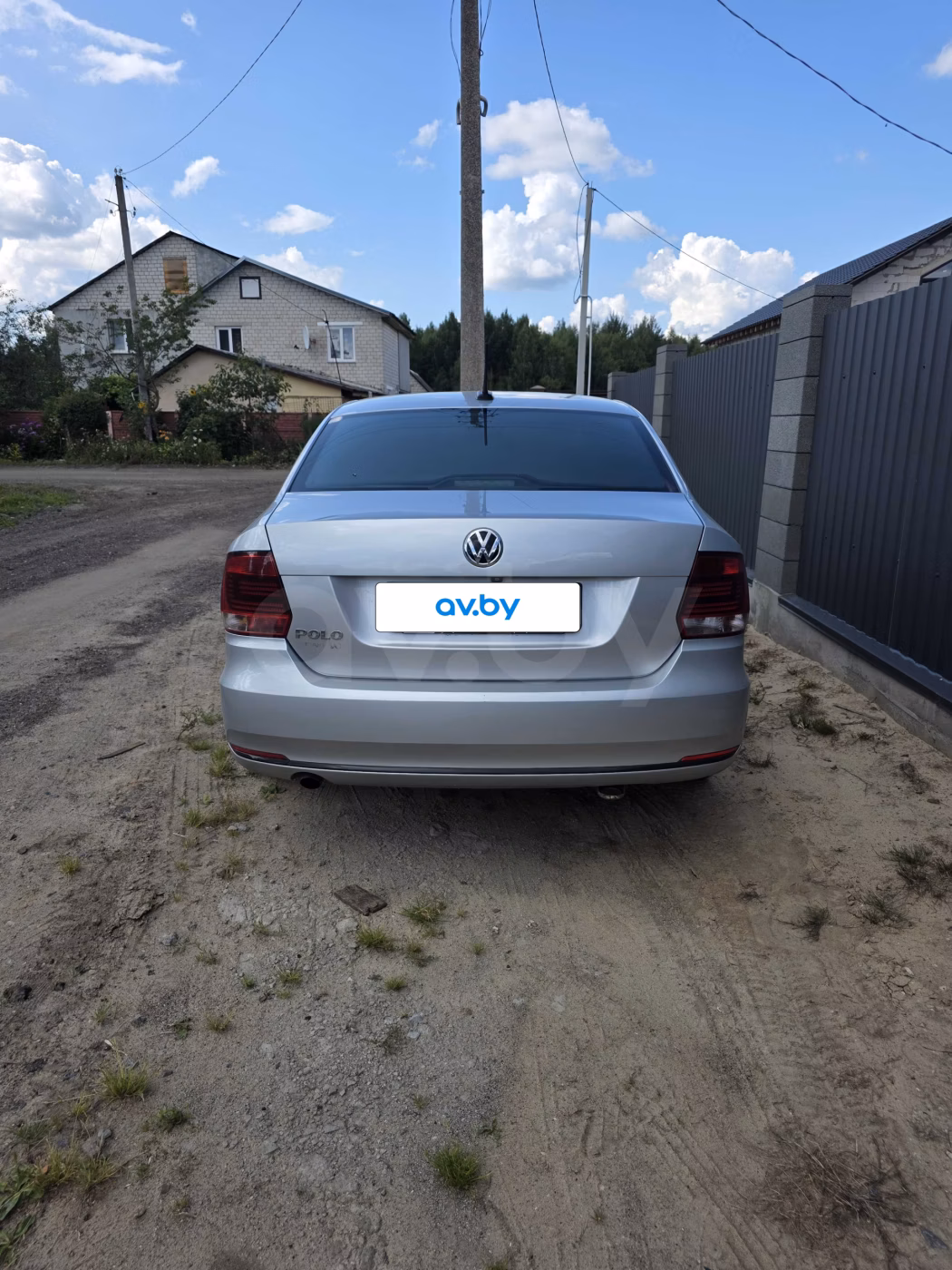 Volkswagen Polo Sedan фото 3