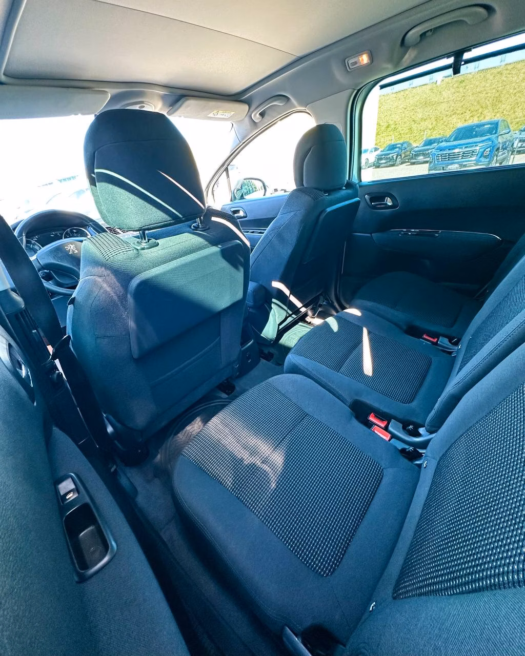 Peugeot 5008 фото 10