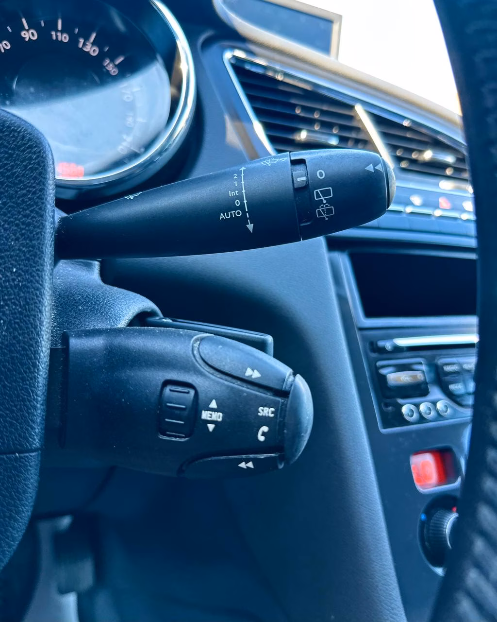 Peugeot 5008 фото 15