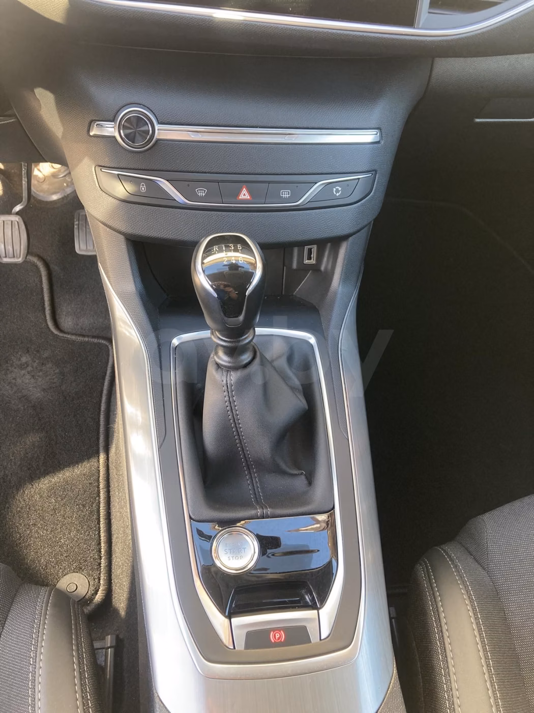 Peugeot 308 фото 12