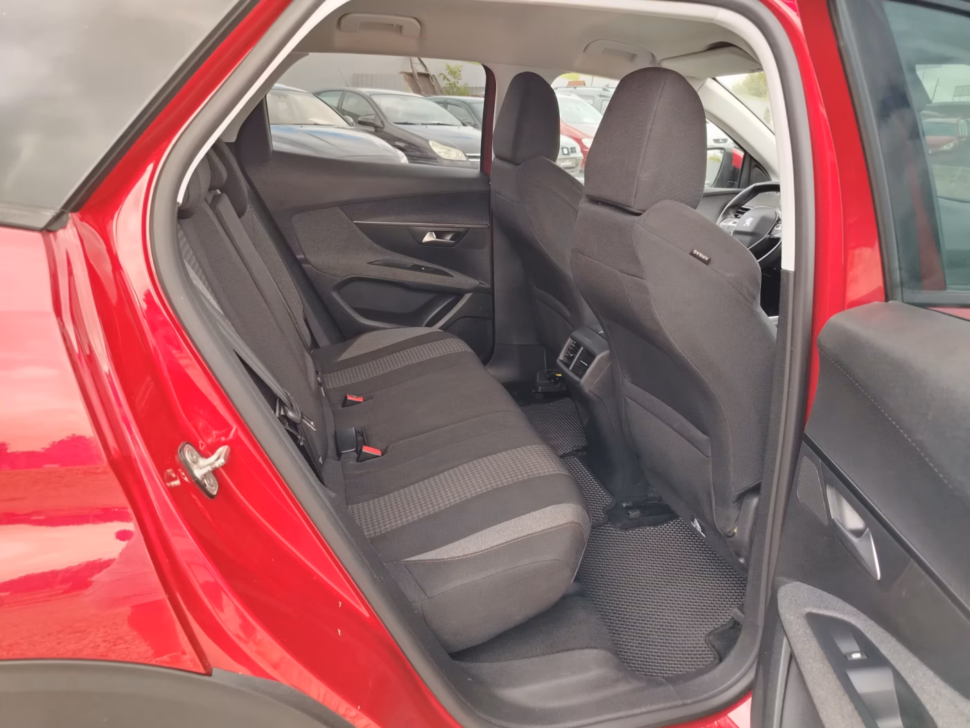 Peugeot 3008 фото 10