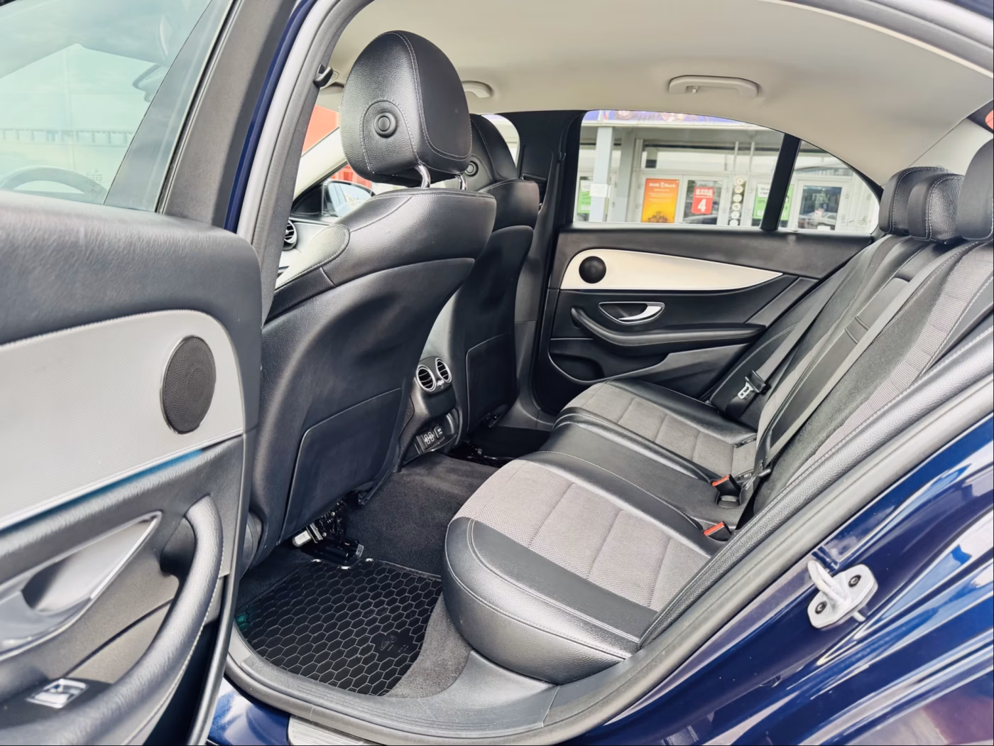 Mercedes-Benz E-Класс фото 6