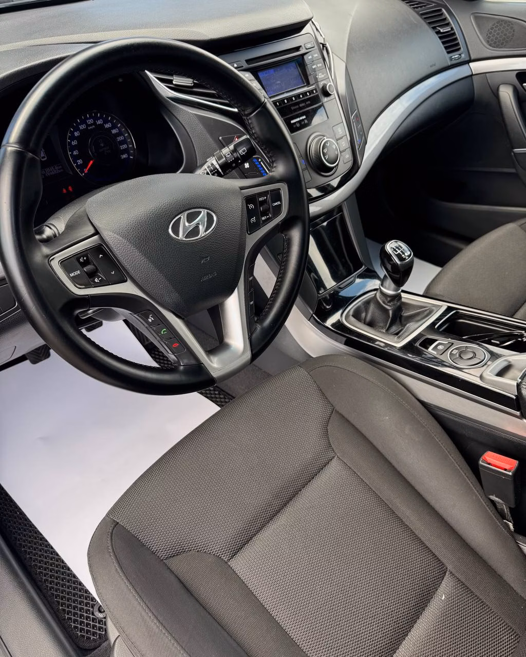 Hyundai i40 фото 10