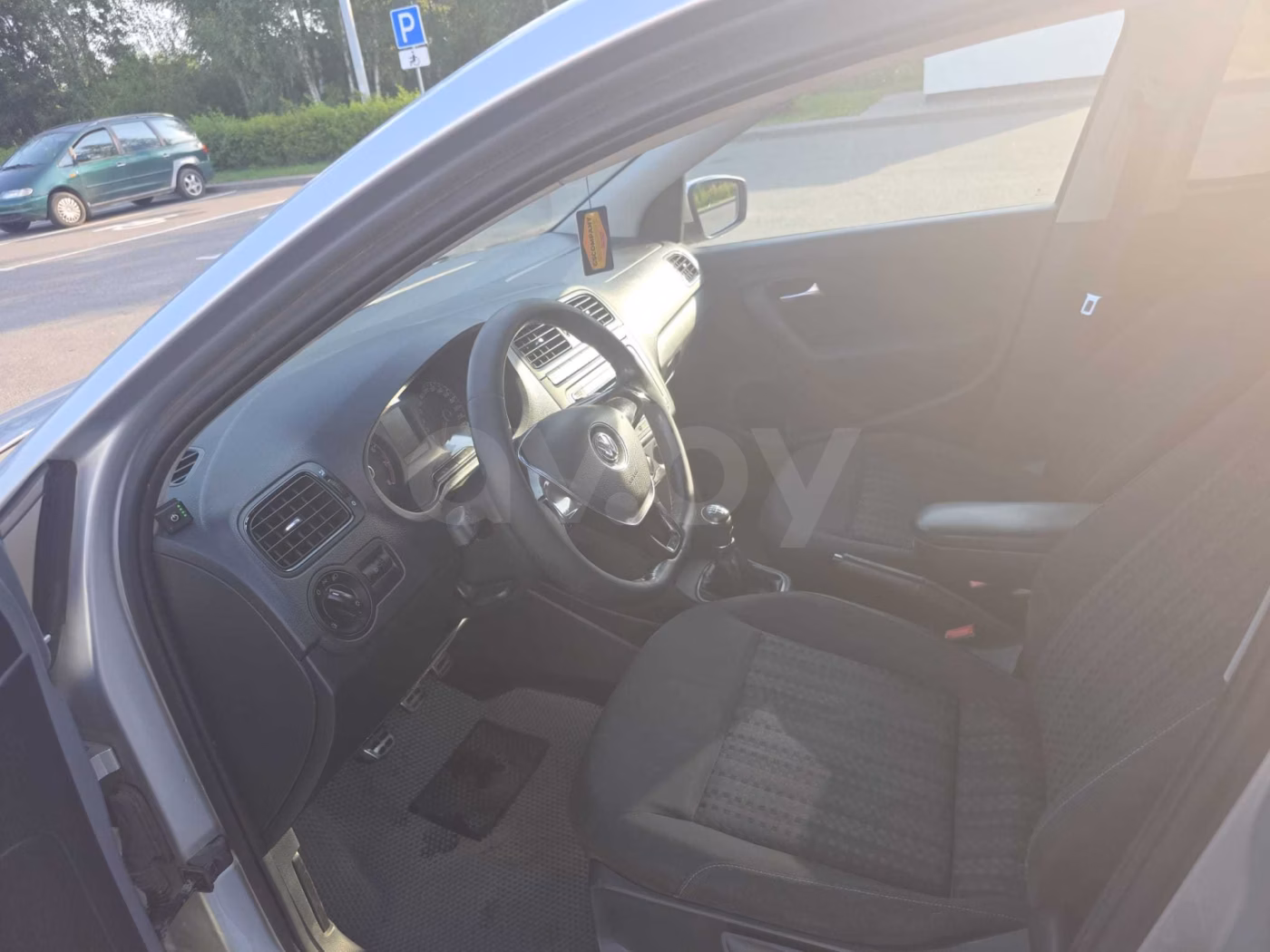 Volkswagen Polo Sedan фото 13