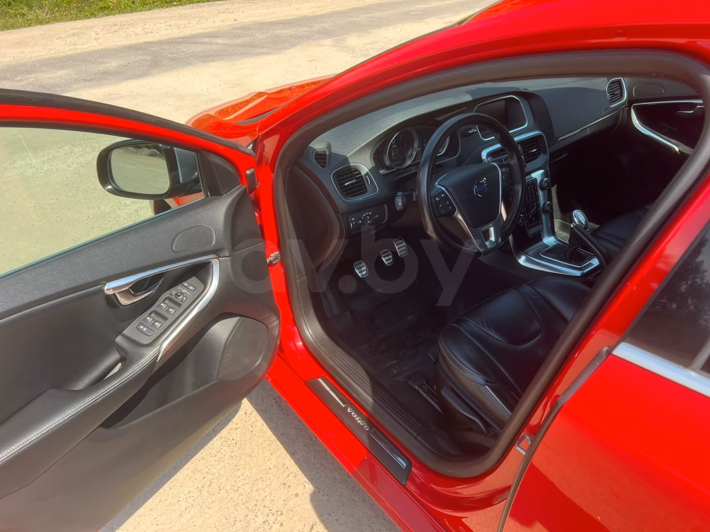 Volvo V40 фото 2