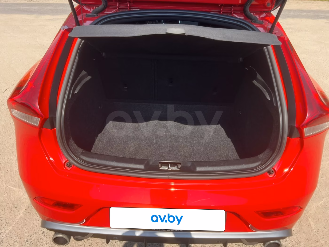 Volvo V40 фото 7