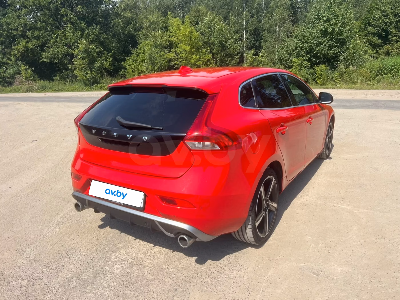 Volvo V40 фото 9