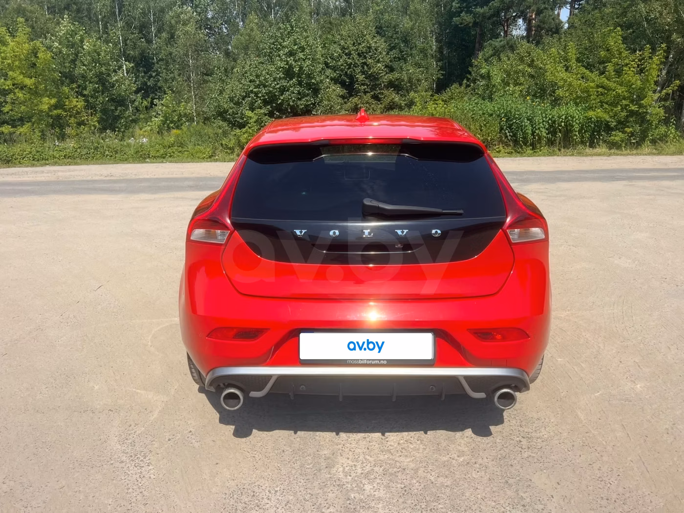 Volvo V40 фото 10