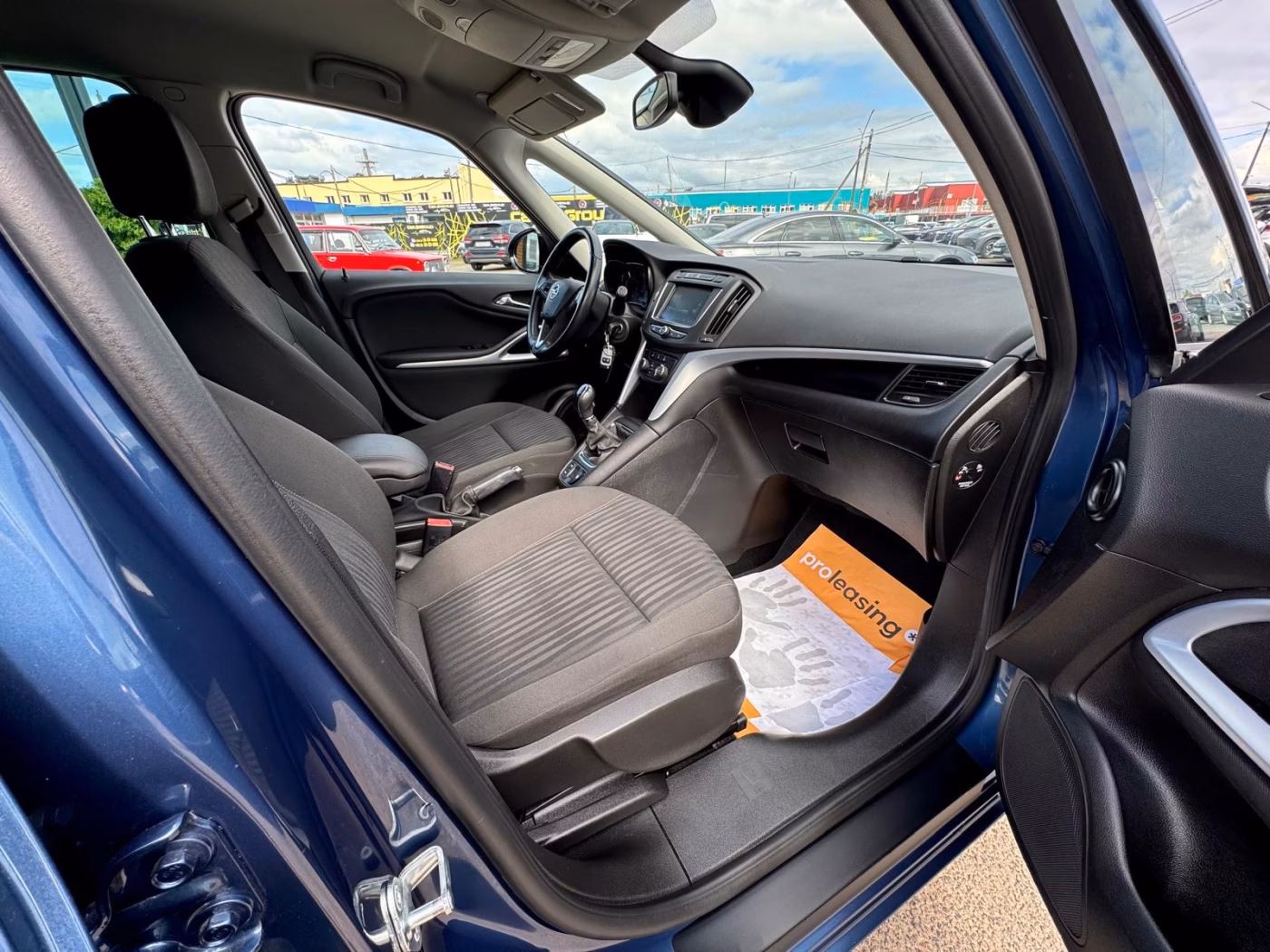 Opel Zafira фото 10
