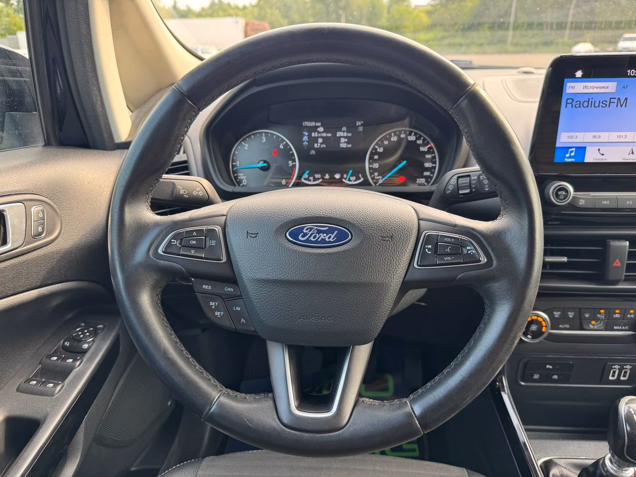 Ford EcoSport фото 21