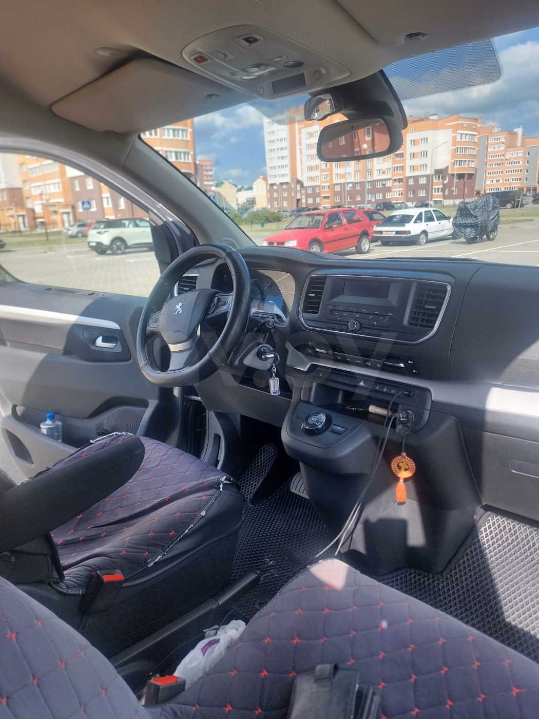 Peugeot Traveller фото 8