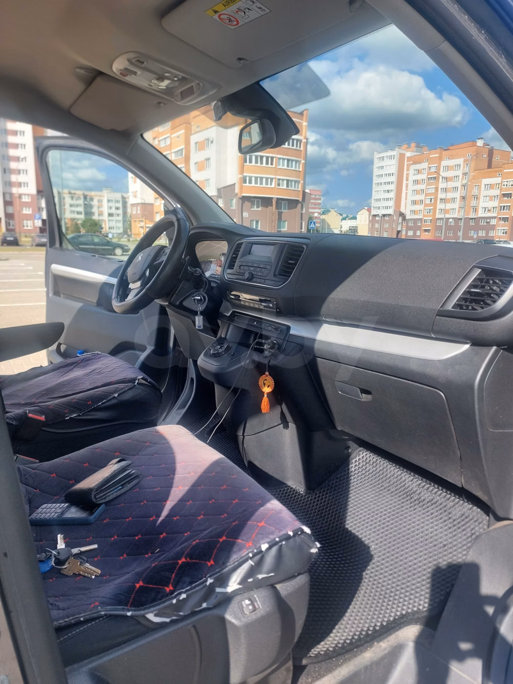 Peugeot Traveller фото 7
