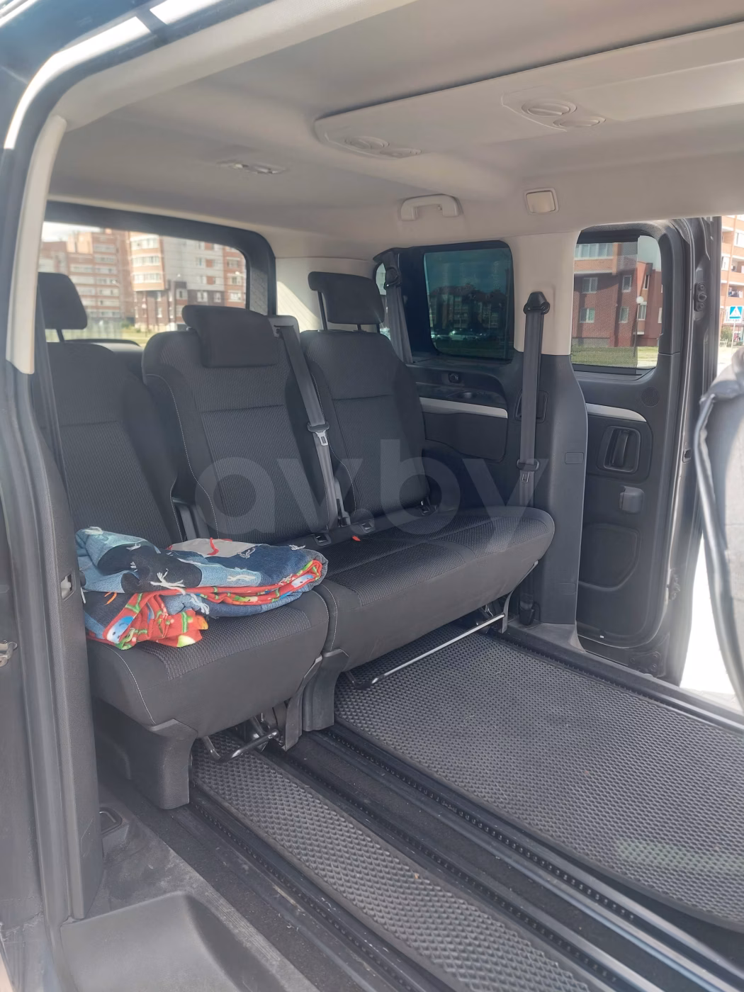 Peugeot Traveller фото 9