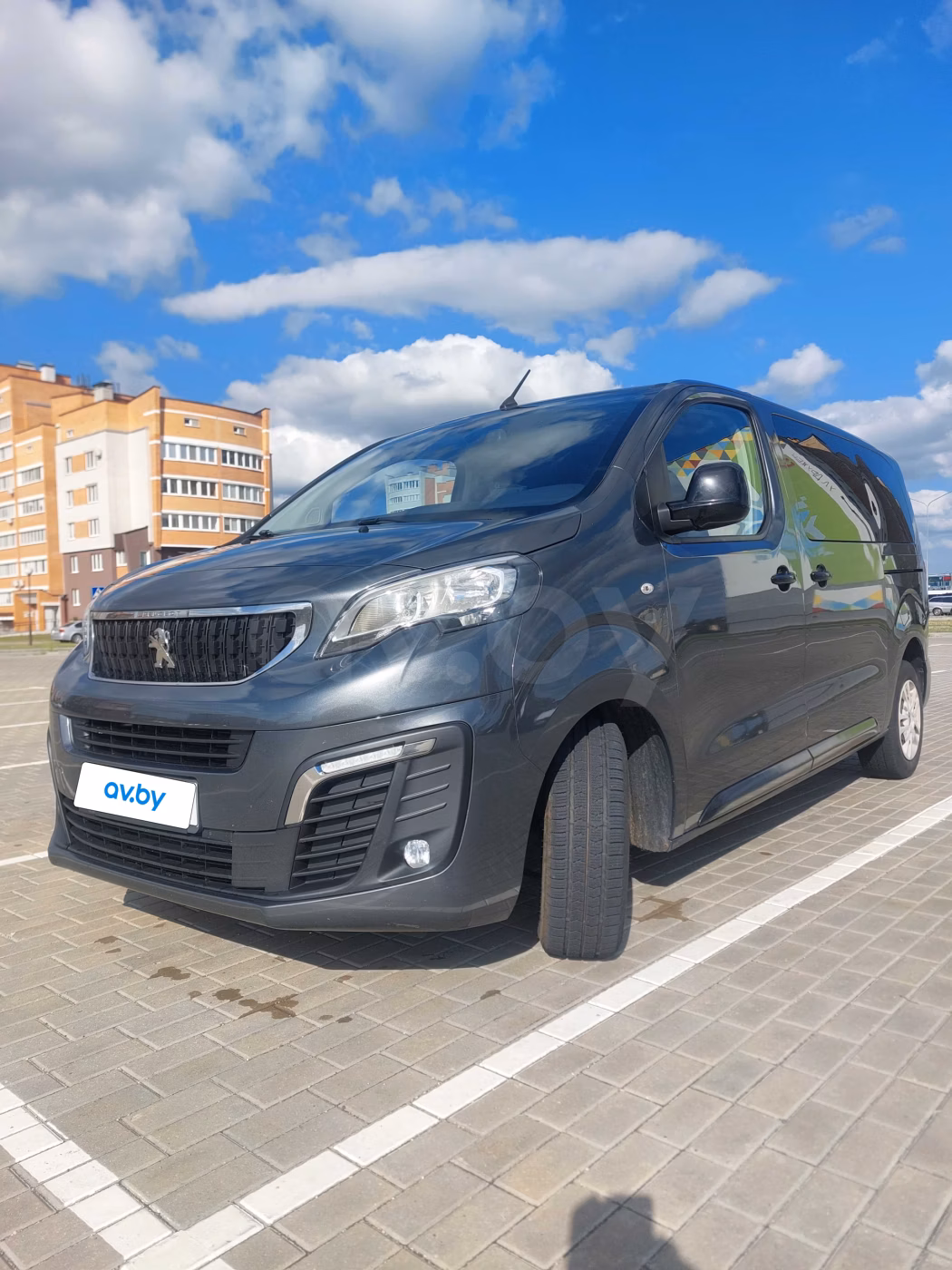 Peugeot Traveller фото 3