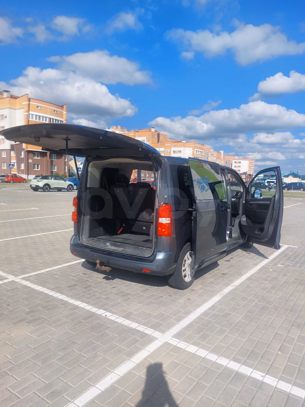 Peugeot Traveller фото 11