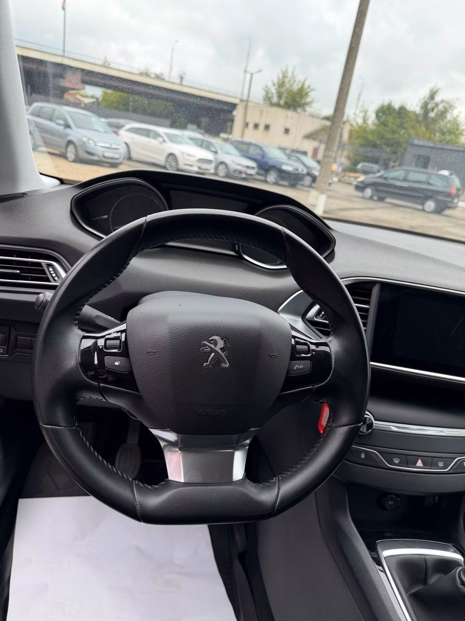 Peugeot 308 фото 11