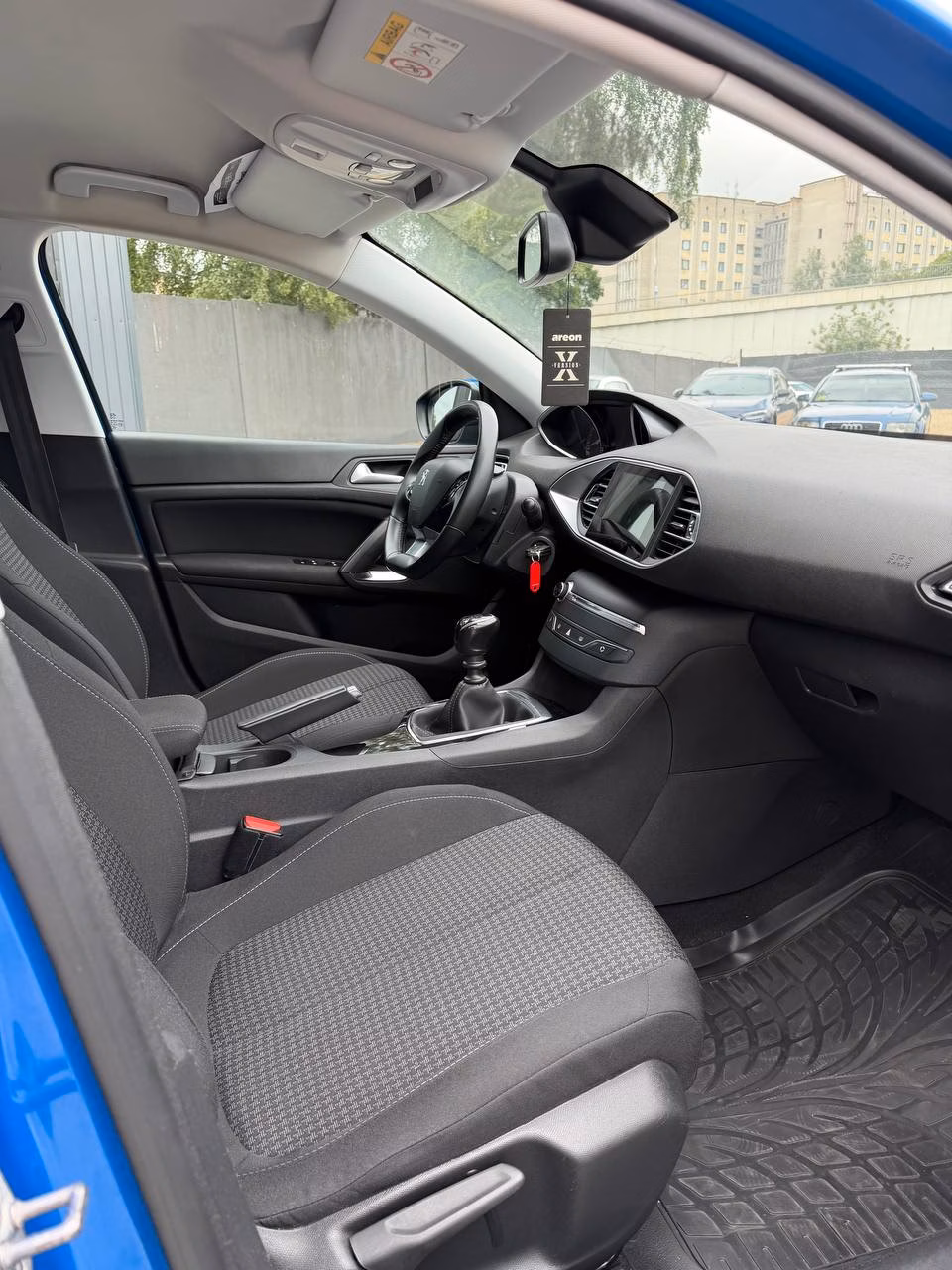 Peugeot 308 фото 13