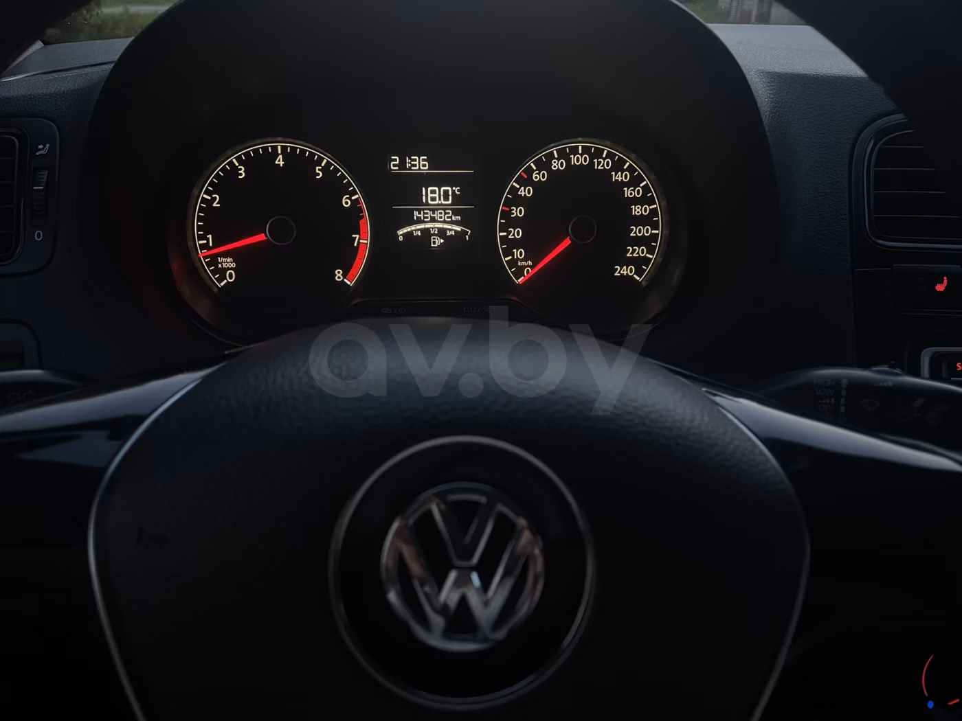 Volkswagen Polo Sedan фото 4