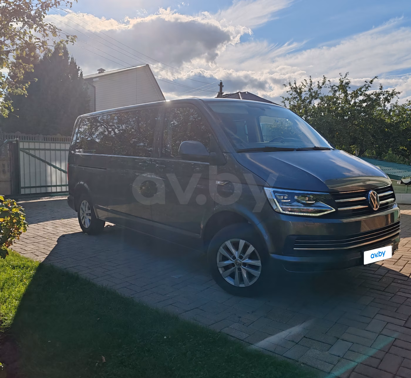 Volkswagen Caravelle фото 3