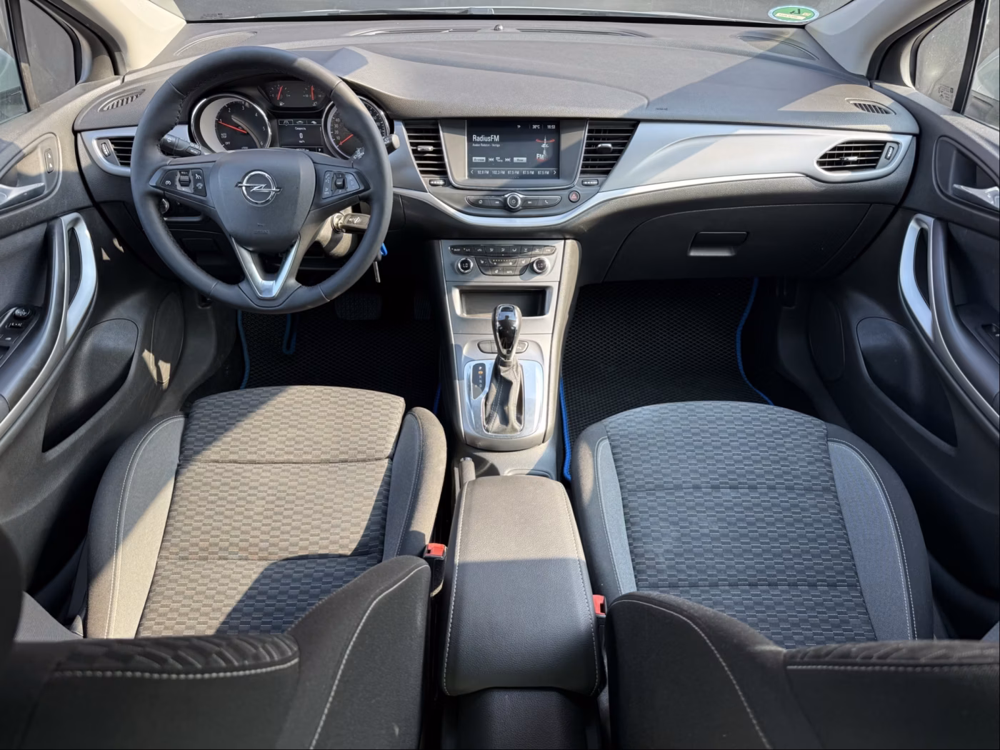 Opel Astra фото 8