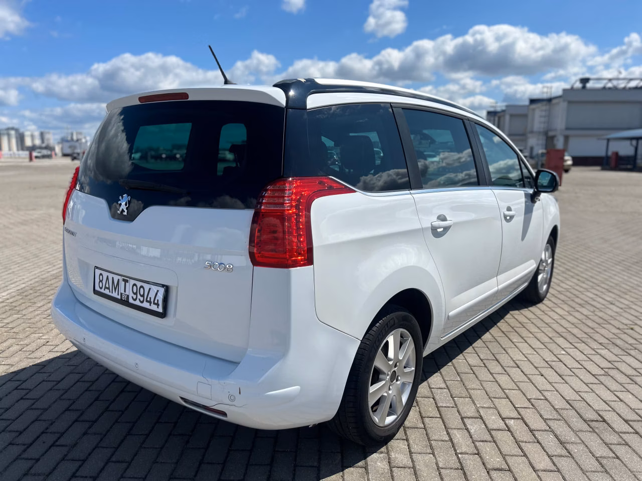 Peugeot 5008 фото 5