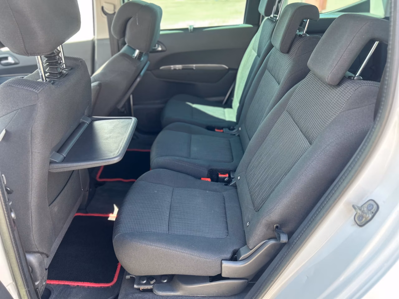 Peugeot 5008 фото 18