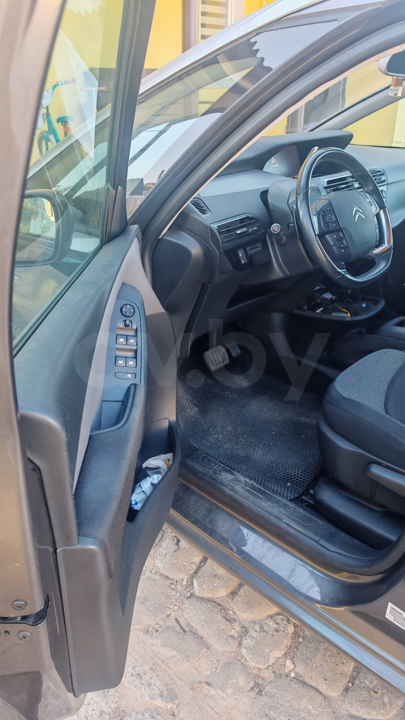 Citroen C4 Spacetourer фото 9
