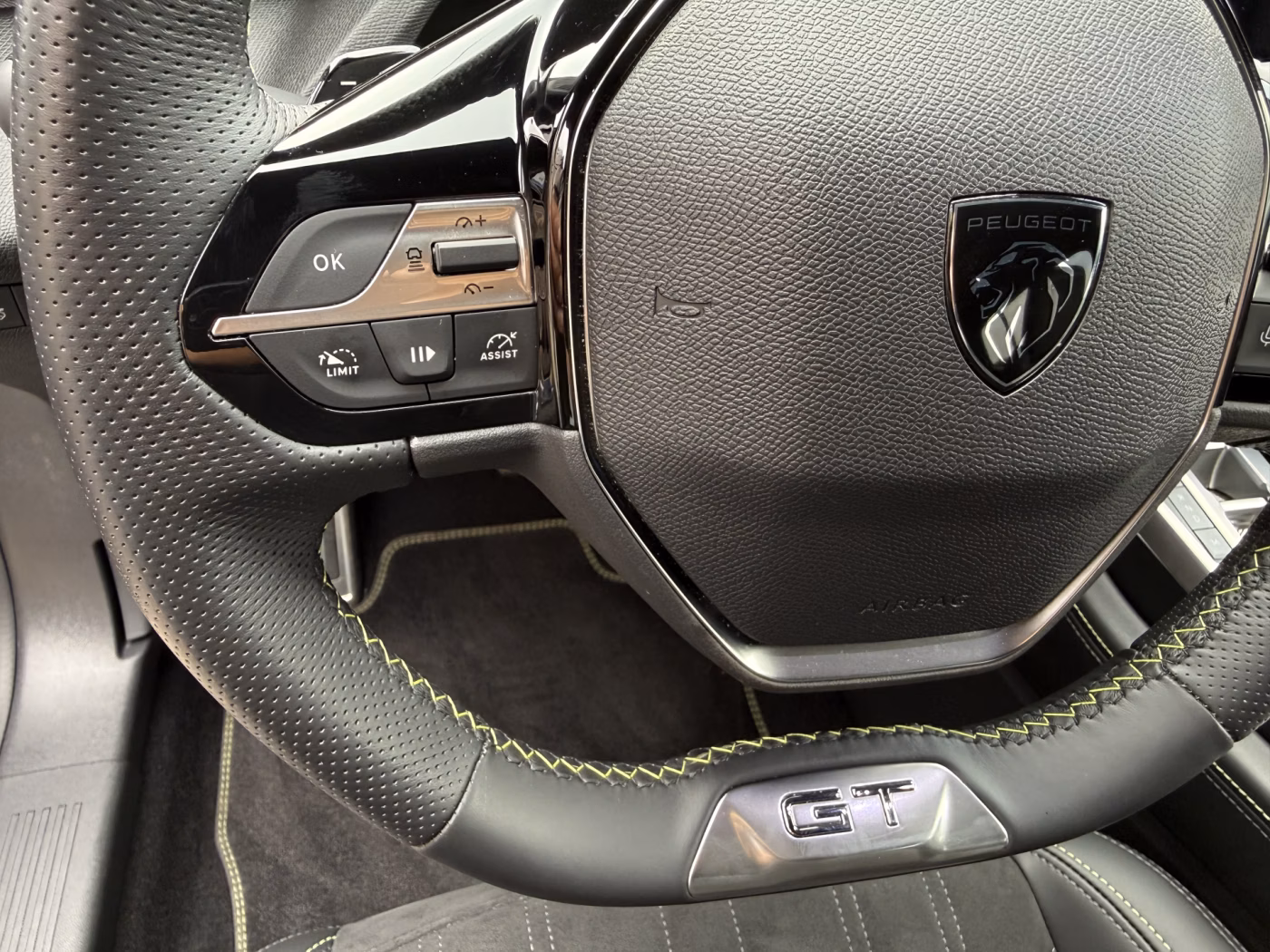 Peugeot 408X фото 10
