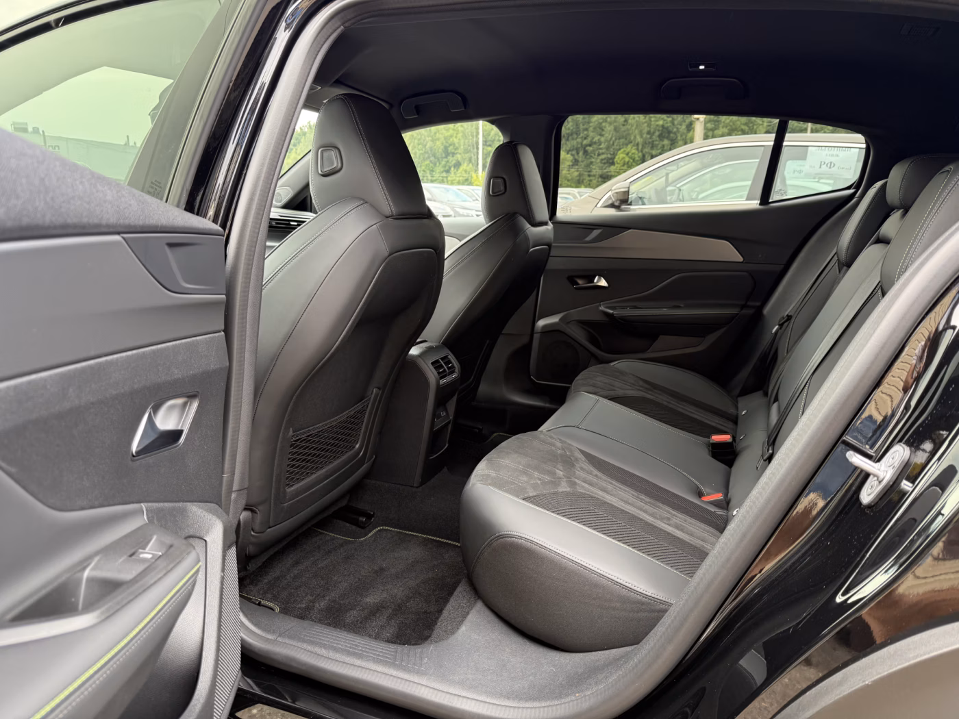 Peugeot 408X фото 11
